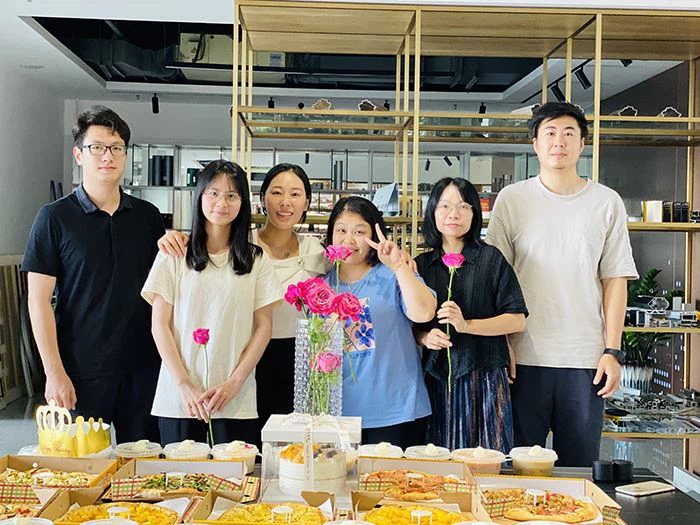 Comemore um aniversário com os parceiros da empresa!